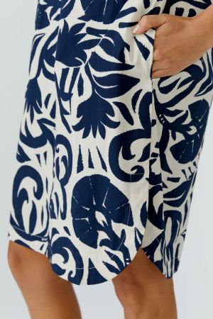  0105 white blue